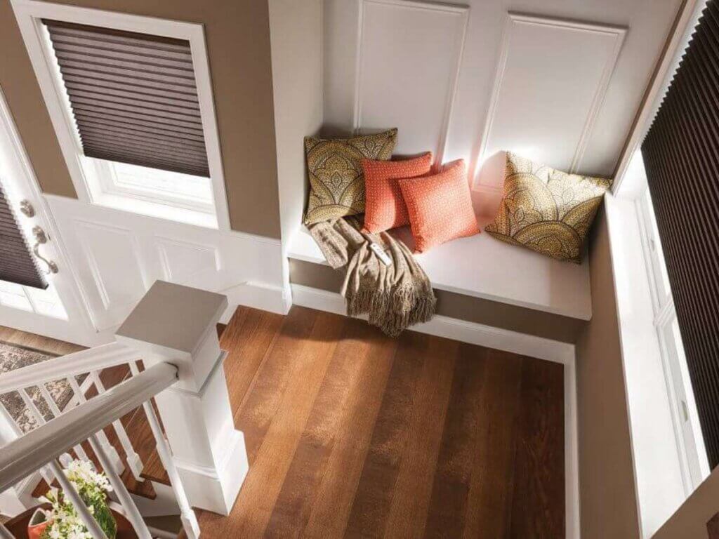 Cellular shades, also known as honeycomb shades, feature pockets of air that trap heat and enhance home insulation. This design is why they are so effective for energy efficiency, reducing heat transfer in both summer and winter. The difference between single cell and double cell lies in the number of these air pockets.
